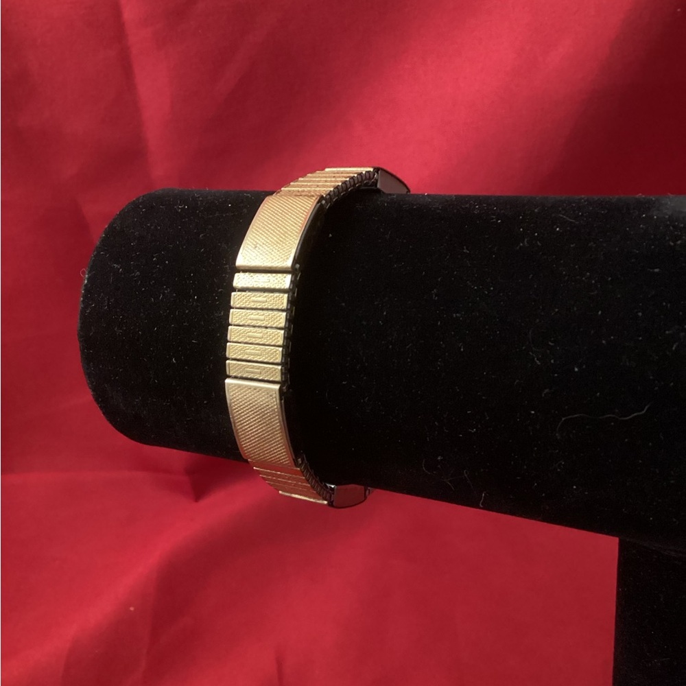 Aimante stainless steel stretchy bracelet made in Japan